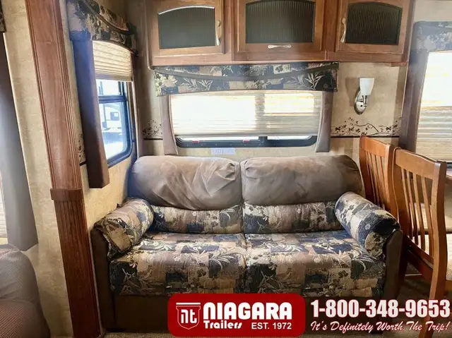 2011 JAYCO EAGLE SUPER LITE 305RLS Fifth Wheel - Photo 8