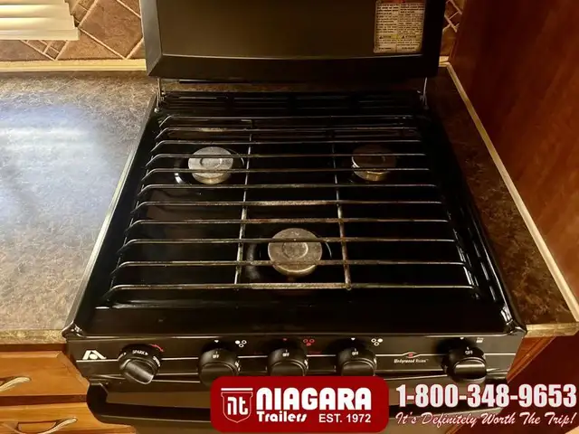 2011 JAYCO EAGLE SUPER LITE 305RLS Fifth Wheel - Photo 13