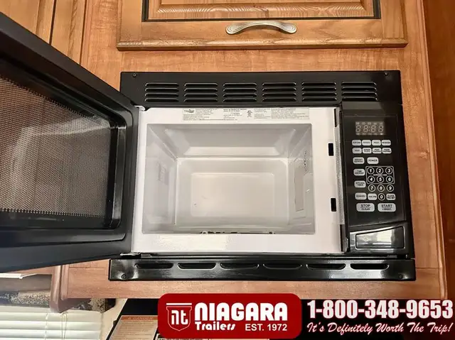 2011 JAYCO EAGLE SUPER LITE 305RLS Fifth Wheel - Photo 16