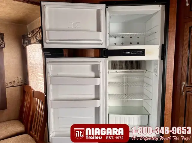 2011 JAYCO EAGLE SUPER LITE 305RLS Fifth Wheel - Photo 17