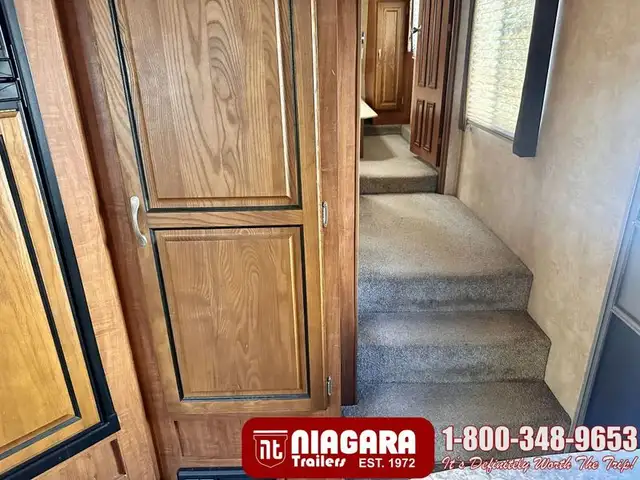 2011 JAYCO EAGLE SUPER LITE 305RLS Fifth Wheel - Photo 18