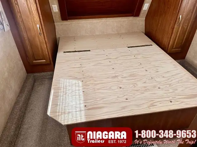 2011 JAYCO EAGLE SUPER LITE 305RLS Fifth Wheel - Photo 25