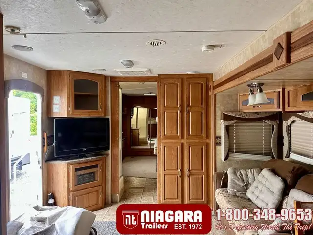 2010 JAYCO EAGLE 322FKS Travel Trailer - Photo 6