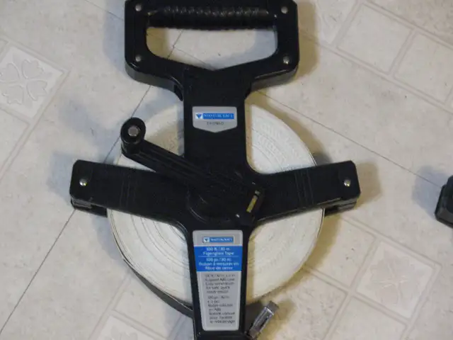 Four 100-ft Measuring Tapes - Photo 6