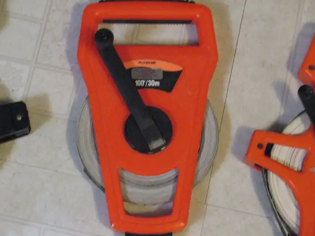 Four 100-ft Measuring Tapes - Photo 8