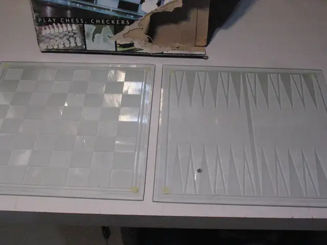 3 in 1 Glass Chess/Backgammon/and Checkers Game - Photo 2