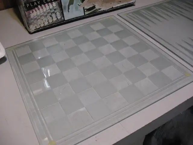 3 in 1 Glass Chess/Backgammon/and Checkers Game - Photo 3