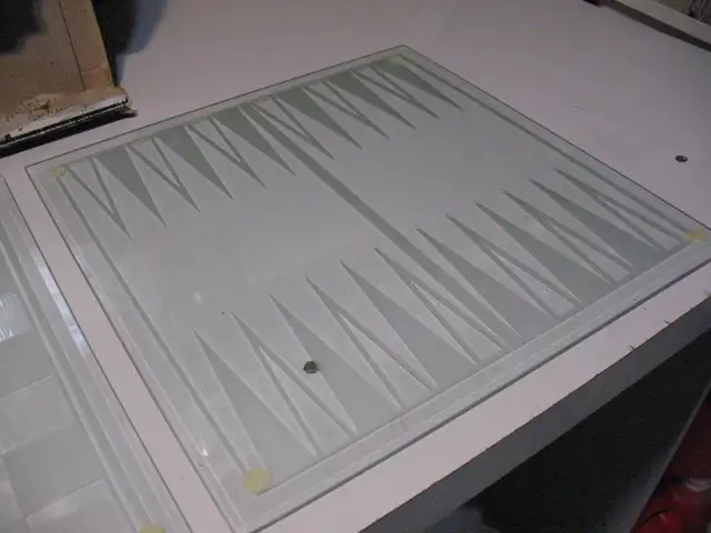 3 in 1 Glass Chess/Backgammon/and Checkers Game - Photo 4