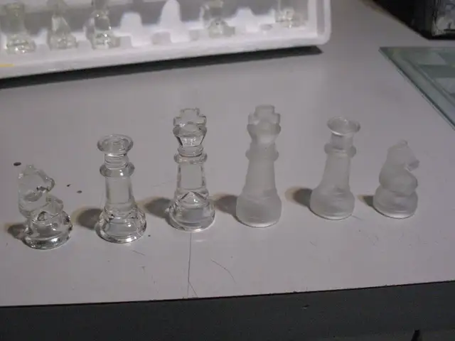 3 in 1 Glass Chess/Backgammon/and Checkers Game - Photo 6