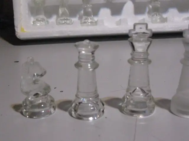 3 in 1 Glass Chess/Backgammon/and Checkers Game - Photo 7