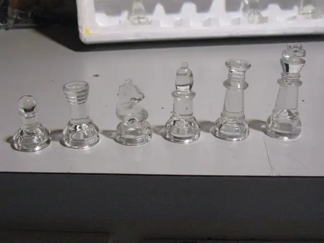 3 in 1 Glass Chess/Backgammon/and Checkers Game - Photo 8