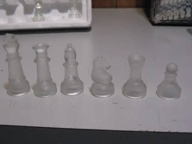 3 in 1 Glass Chess/Backgammon/and Checkers Game - Photo 9