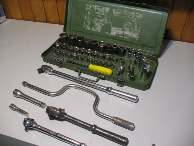 Large Size 60 Piece Socket and Screwdriver Set - Photo 2