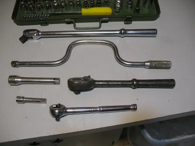 Large Size 60 Piece Socket and Screwdriver Set - Photo 3