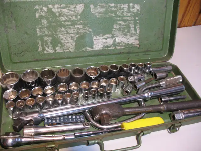 Large Size 60 Piece Socket and Screwdriver Set - Photo 9