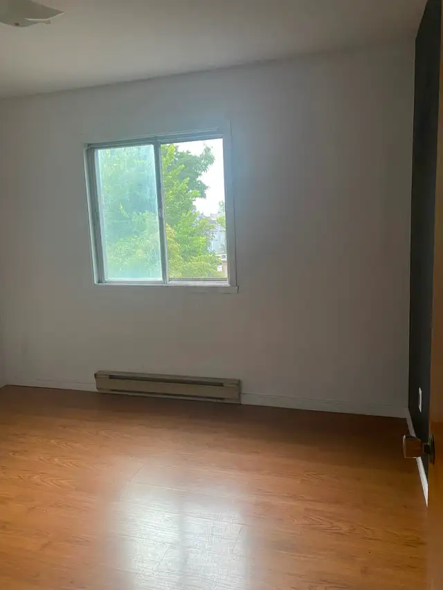 3 1/2 beau et ensoleillé près du Métro Longueul - Photo 4