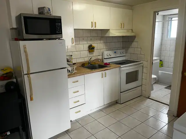 3 1/2 beau et ensoleillé près du Métro Longueul - Photo 7