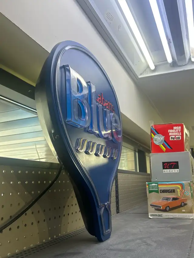 Marketplace Merch Labatt’s Blue Air Ballon Light Up Bar Sign - Photo 2