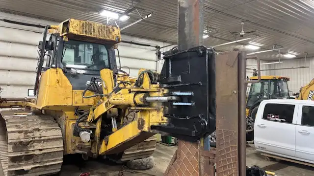 Heavy Duty Mechanic - Photo 3