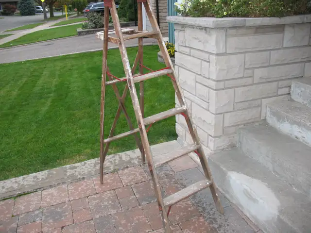 6 Foot Vintage Wooden Ladder - Photo 3