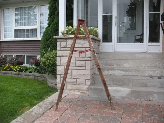 6 Foot Vintage Wooden Ladder - Photo 5