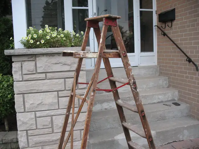 6 Foot Vintage Wooden Ladder - Photo 7