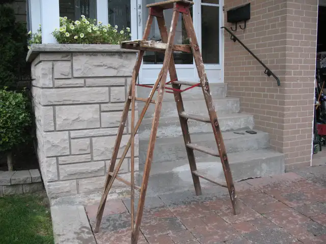6 Foot Vintage Wooden Ladder - Photo 8