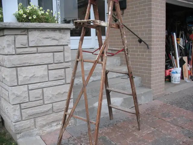 6 Foot Vintage Wooden Ladder - Photo 9