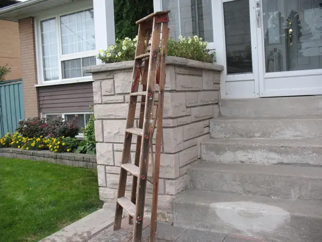 6 Foot Vintage Wooden Ladder - Photo 10