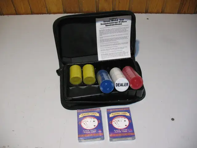 Texus Hold Em Poker Set, BRAND NEW - Photo 3