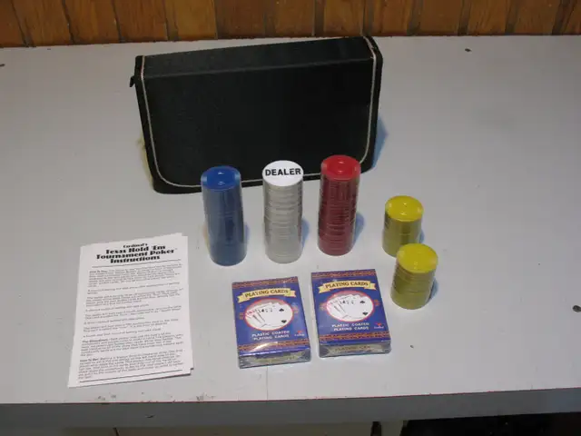 Texus Hold Em Poker Set, BRAND NEW - Photo 5