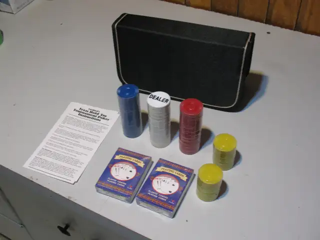 Texus Hold Em Poker Set, BRAND NEW - Photo 6
