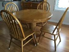 OAK TABLE AND CHAIRS FOR SALE