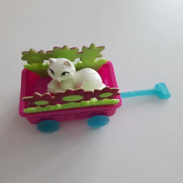 POUPÉE 6'HAU VOITURETTE 3'x2' CHAT BLANC ROSE: $15.00 POUR TOUT - Photo 2