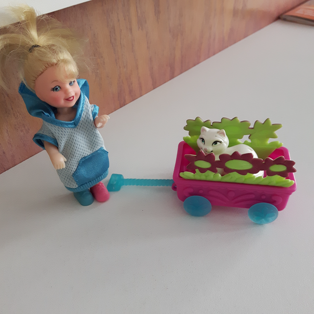 POUPÉE 6'HAU VOITURETTE 3'x2' CHAT BLANC ROSE: $15.00 POUR TOUT - Photo 3