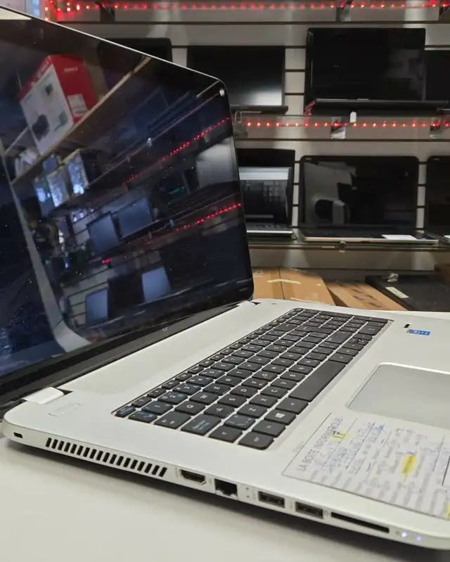 Laptop HP 17,3 pouces Touch Screen i7-4ie 16Go BATTERIE NEUVE - Photo 2