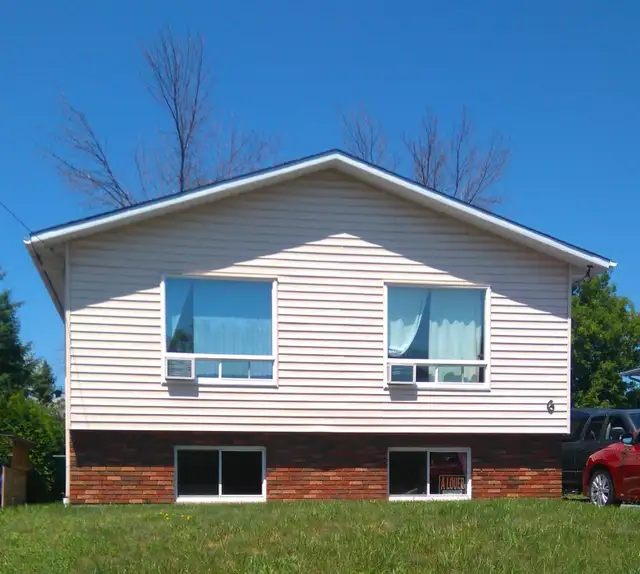 GRAND 2 CHAMBRES DUPLEX 1er MAI