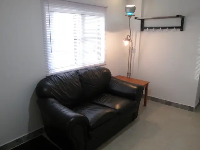 Furnished Master Room, Private Washroom, All Utilities Provided - Photo 8