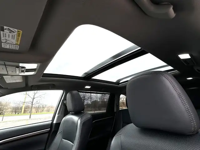 2015 Toyota Highlander Limited Hybrid Only 171,900 kms. LIKE NEW - Photo 18