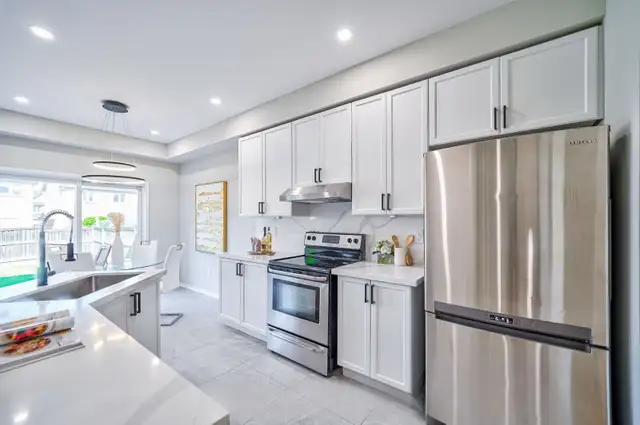 Detached House available for Lease