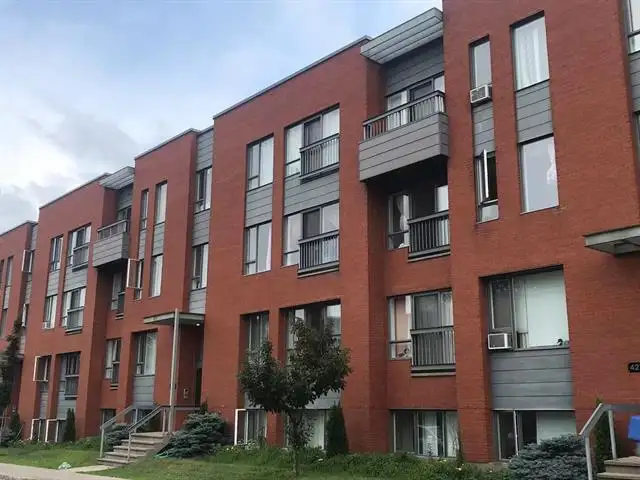 Renovated 5 1/2 NDG 1019 ft2 with indoor parking, avail Jul/Jun