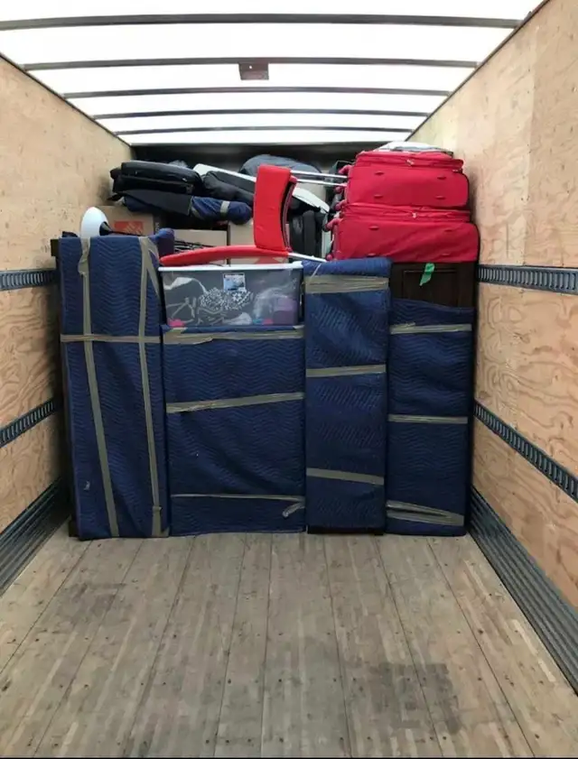 Driver for small moving company - Photo 3