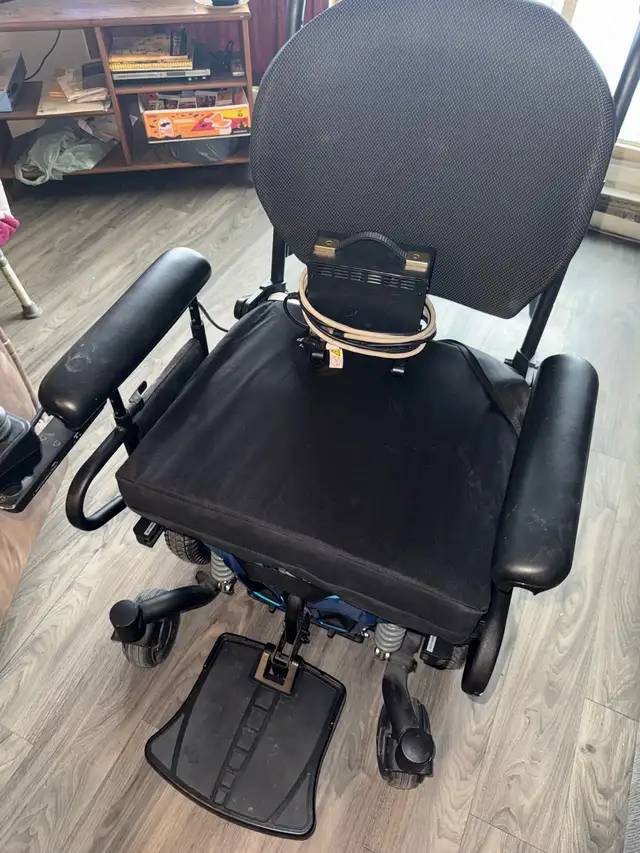 Electric Wheelchair - Photo 2