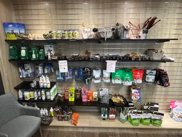 Retail store shelving/fixtures