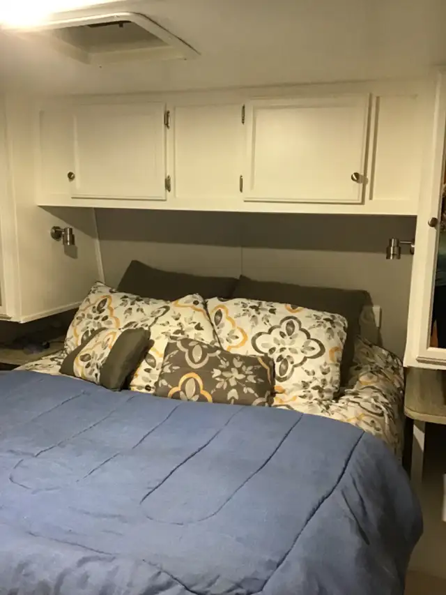 Travel trailer - Photo 5