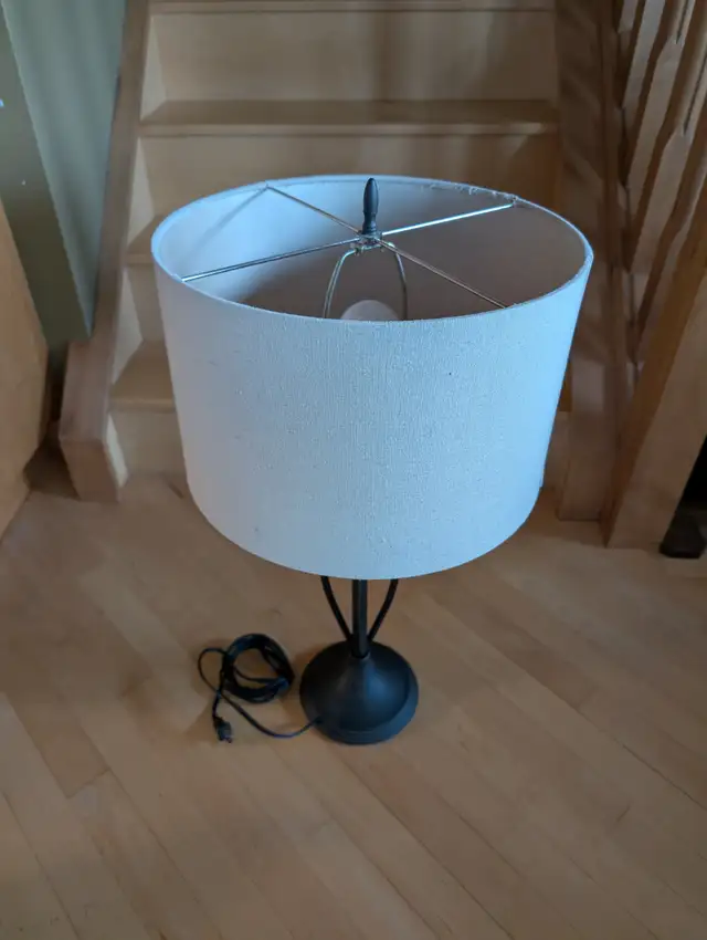 Very Elegant Show Home Solid Metal Table Lamp - Photo 5