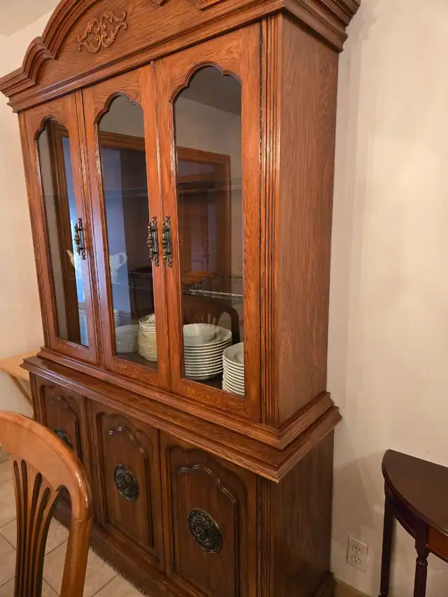 Dining Table With Hutch - Photo 3