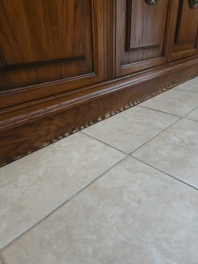 Dining Table With Hutch - Photo 7