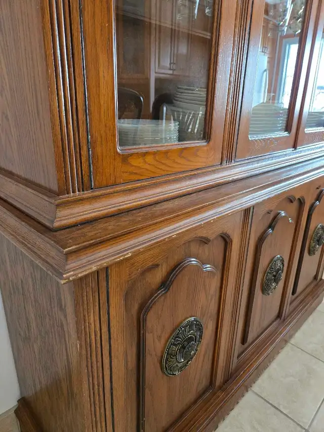 Dining Table With Hutch - Photo 8