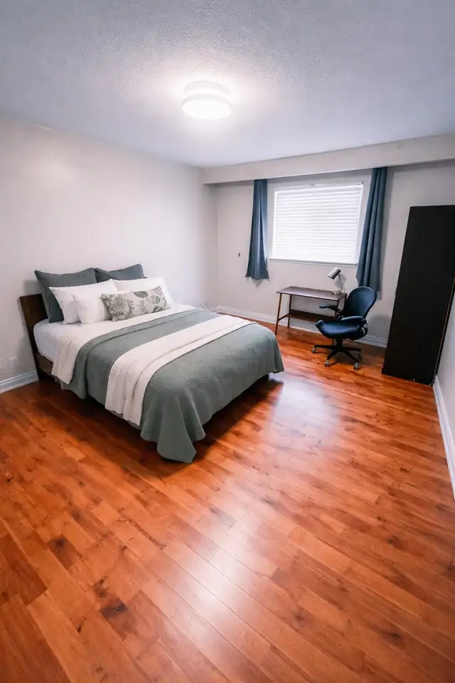 Spacious room for rent in Scarborough